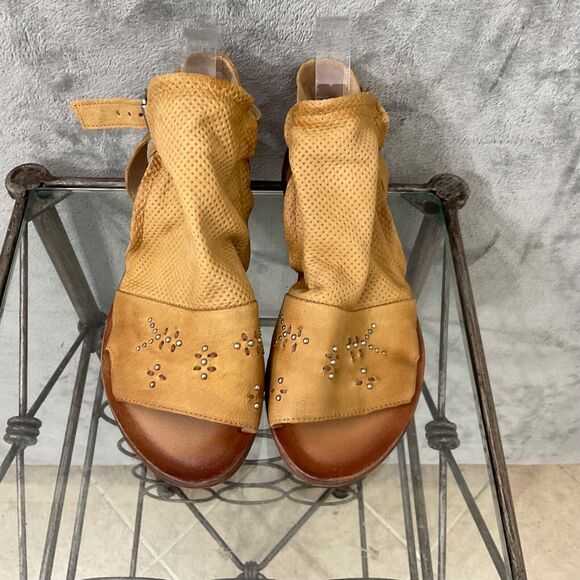 Miz Mooz Fifi Women's Sandals US 9.5-10 W (wide) Brown Wheat Leather - Picture 3 of 14